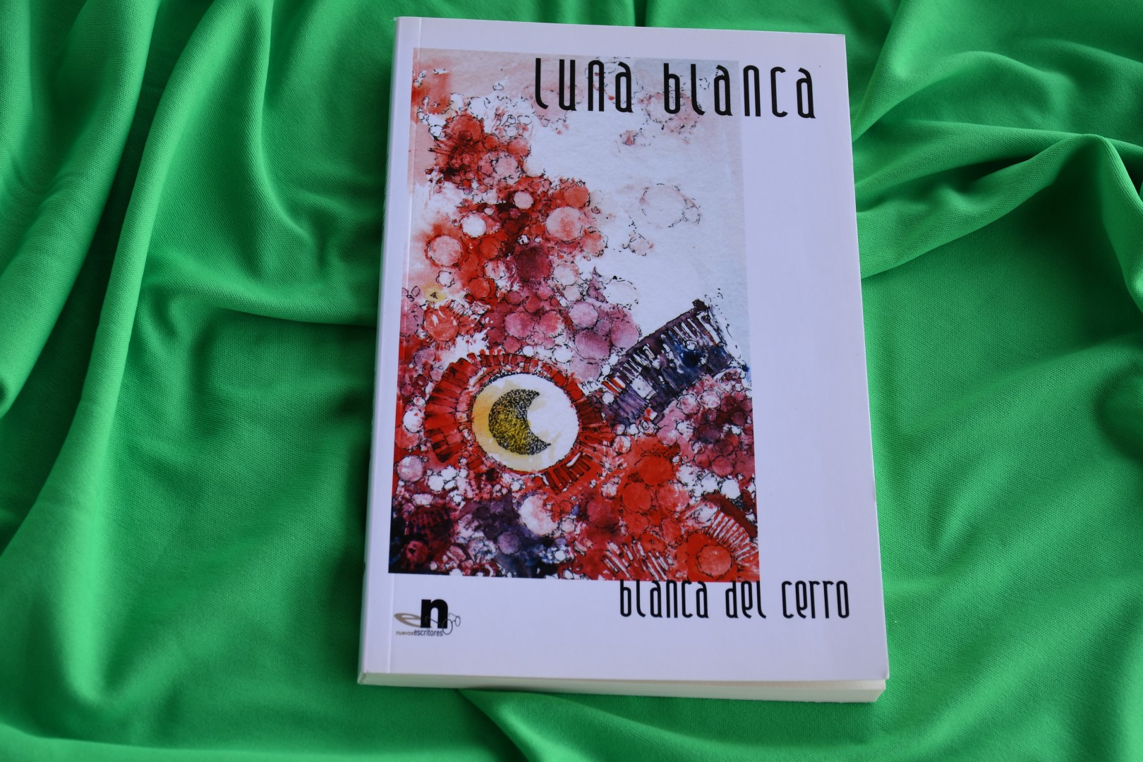 Portada Luna Blanca